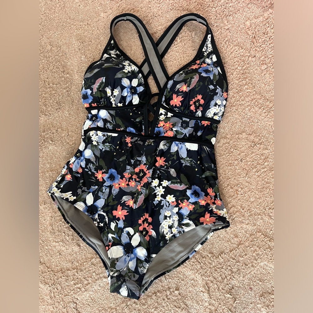NWOT Adore Me bathing suit with cross back detail size OX